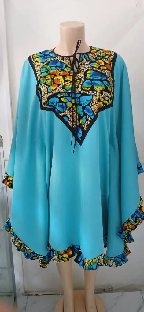 ✨ Boubou Makéba Court Chic et Authentique ✨ Bleu